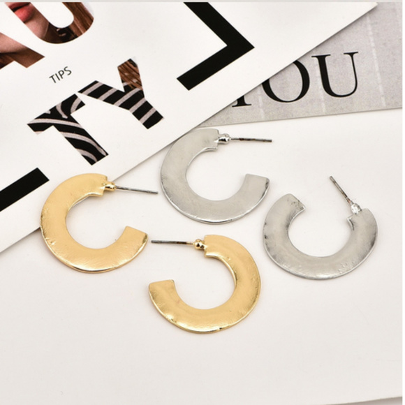 ๐LAST Statement Flat Circle Earrings - Picture 3 of 4